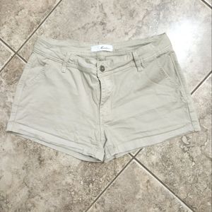KanCan Khaki shorts